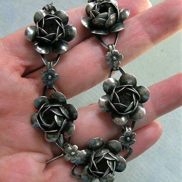 Vintage Sterling Silver Coro Craft Flower Necklace; Old Sterling Flower Necklace, Vintage Sterling 1940's Necklace (4256)