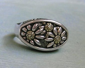 Large Vintage Sterling Silver and 18K Gold Ann King Flower Ring, Sterling and Gold Floral Daisy Ring, Size 7.5 (#5084)