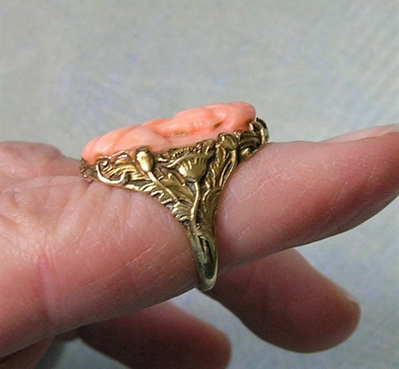Antique Art Nouveau 14K Gold and Coral Cameo Ring… - image 1