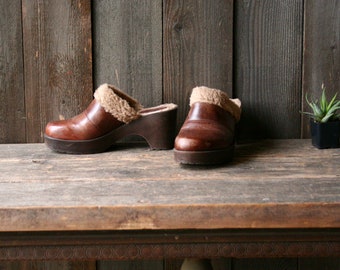 faux leather clogs