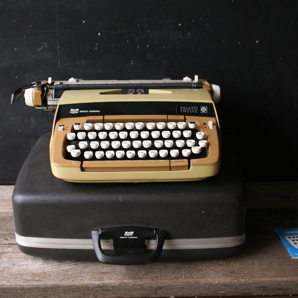 Vintage Smith Corona Galexie 12 Manuel de machine à écrire Portable jaune de Nowvintage sur Etsy