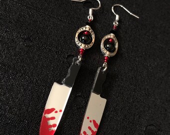 Emaille oorbellen met bloedend mes, rode glaskraal horror slasher sieraden, sterlingzilveren haken