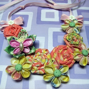 Fabric Flower Bib Necklace Tutorial 1 ... Includes All 3 Fabric Flowers