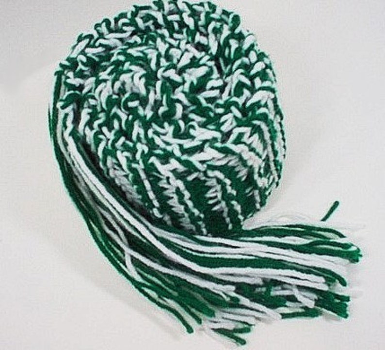Hand Knit Scarf College Kelly Green and White - Etsy