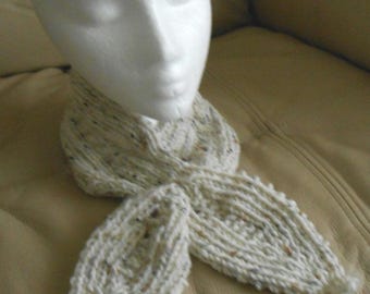 Handmade Knitted Keyhole Scarf: Women's Neck Warmer