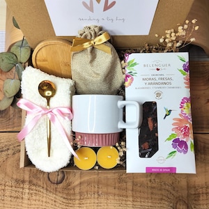 Selbstpflege Geschenkbox mit handwerklicher Schokolade und minimalem Keramikbecher für Freundin, Hygge Selbstpflege Geschenkbox für sie, Gemütlichkeit Gute Besserung Geschenk