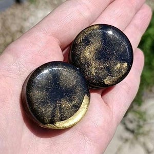 Between Shadow and Light - Unique Spreaders/Plugs