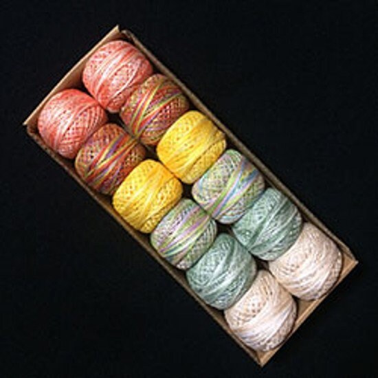 Deux en lumière - taille 8 et 12 - Perle Valdani coton- Deux en lumière - taille 8 et Valdani 12 - Perle Valdani et coton- 18e53a