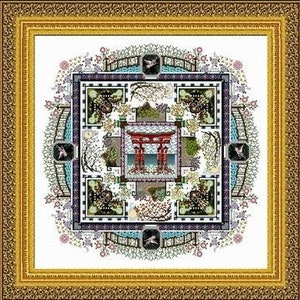 Peut inclure: Un motif de point de croix carré représentant une scène de jardin japonais avec une porte torii rouge, des cerisiers en fleurs et des oiseaux. Le motif est entouré d'une bordure de motifs géométriques bleus et blancs.