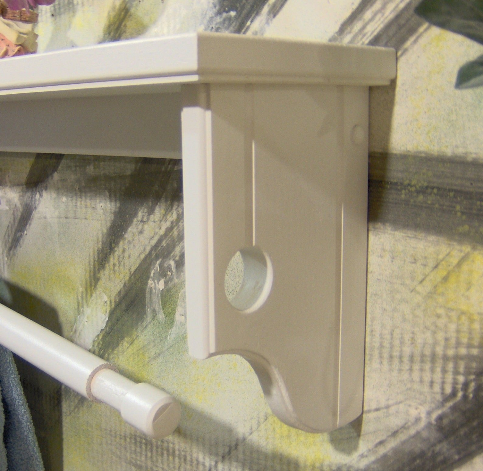 White 39 Inch Quilt Removeable Rod With Shelf Etsy