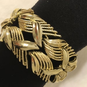 Chunky 1960s Vintage Signed Coro Gold Tone Bracelet