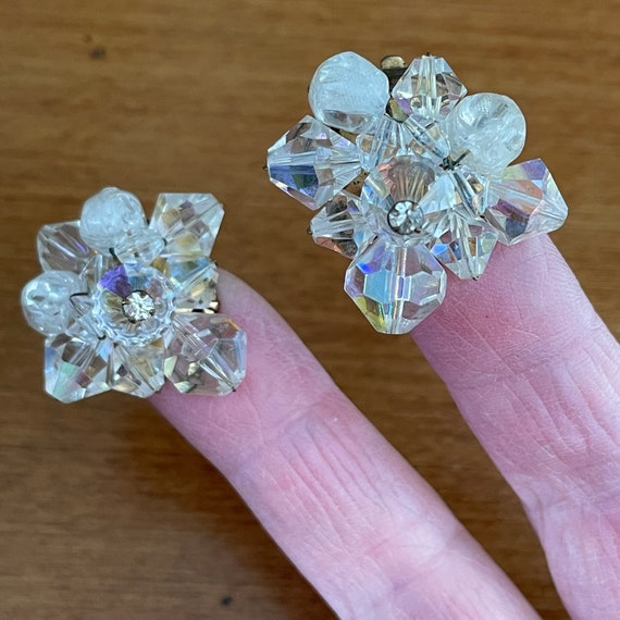 1950s Rhinestone Cluster Clip On Earrings - image 5