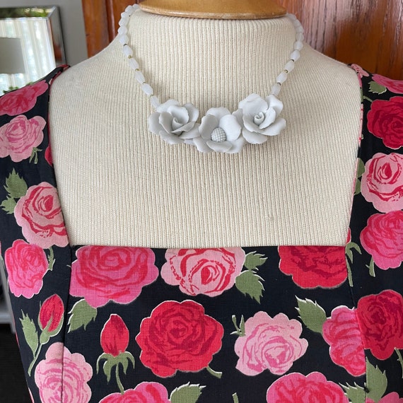 Vintage 1940s Porcelain Roses Necklace - image 1