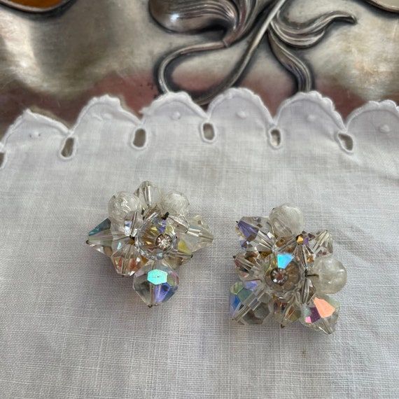 1950s Rhinestone Cluster Clip On Earrings - image 3