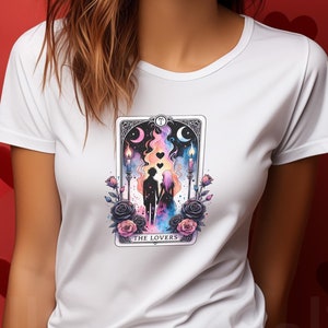 T-shirt mystieke tarotkaartliefhebbers, gotisch roos-maanontwerp, pastelroze blauw Galaxy-magie, romantisch valentijnscadeau voor haar vrouwen goddelijke kunst