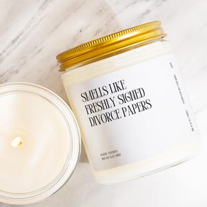 Divorce Gift Funny Candle Divorce Party Gift Newly Divorced Gift Smells Like Freshly Signed Divorce Papers Candle Funny Divorced K224