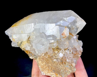 537 Gram Unique Quartz Crystal Specimen From Pakistan