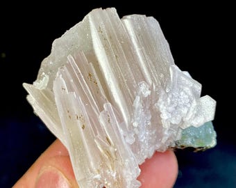 Cristallo di tormalina muscovite su mica, unico nel suo genere, da 52 grammi, proveniente dal Pakistan