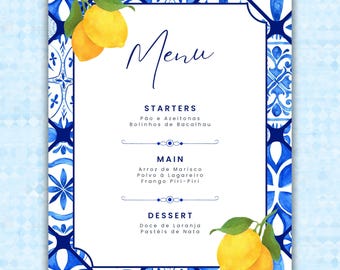 Puede incluir: Un menú con fondo blanco y borde de azulejos azules y blancos. La palabra "Menu" está escrita en cursiva. Limones amarillos con hojas verdes están en las esquinas. El menú enumera entrantes, platos principales y postres.