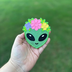 Floral Alien Freshie