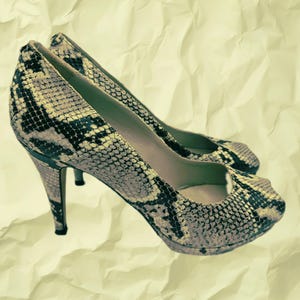 Vintage Designer Karen Millen Genuine Snake Skin Leather Stiletto Peeptoe Pumps