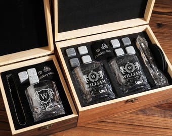 Spersonalizowany zestaw szklanek do whisky w drewnianym pudełku, grawerowany szklany kubek, prezent dla drużby, prezent dla świadka, propozycja dla drużby