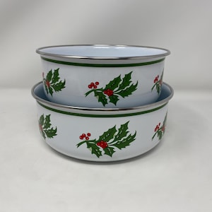 Pair of Nesting Kobe Enamel on Steel Bowls. Christmas Holly Design. Made in Japan Circa 1980s. Good Vintage Condition.