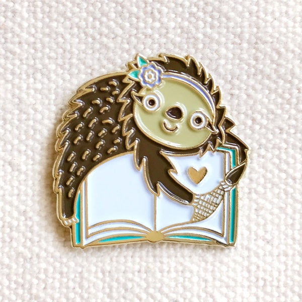 Book Lover Sloth Pin - Book Lover Lapel Pin - Book Lover Enamel Pin - Gold Enamel Pin - Book Club Gift - Kawaii Flair Pin - EP3005