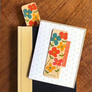 Marque-page fleurs d'anniversaire - comprend un marque-page en bois véritable - carte d'anniversaire - amoureux des livres - anniversaire d'étudiant - anniversaire de professeur - OC2738