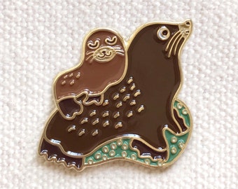 Sea Lions Pin - Sea Lions Lapel Pin - Sea Lions Enamel Pin - Shiny Gold Metal - EP3009