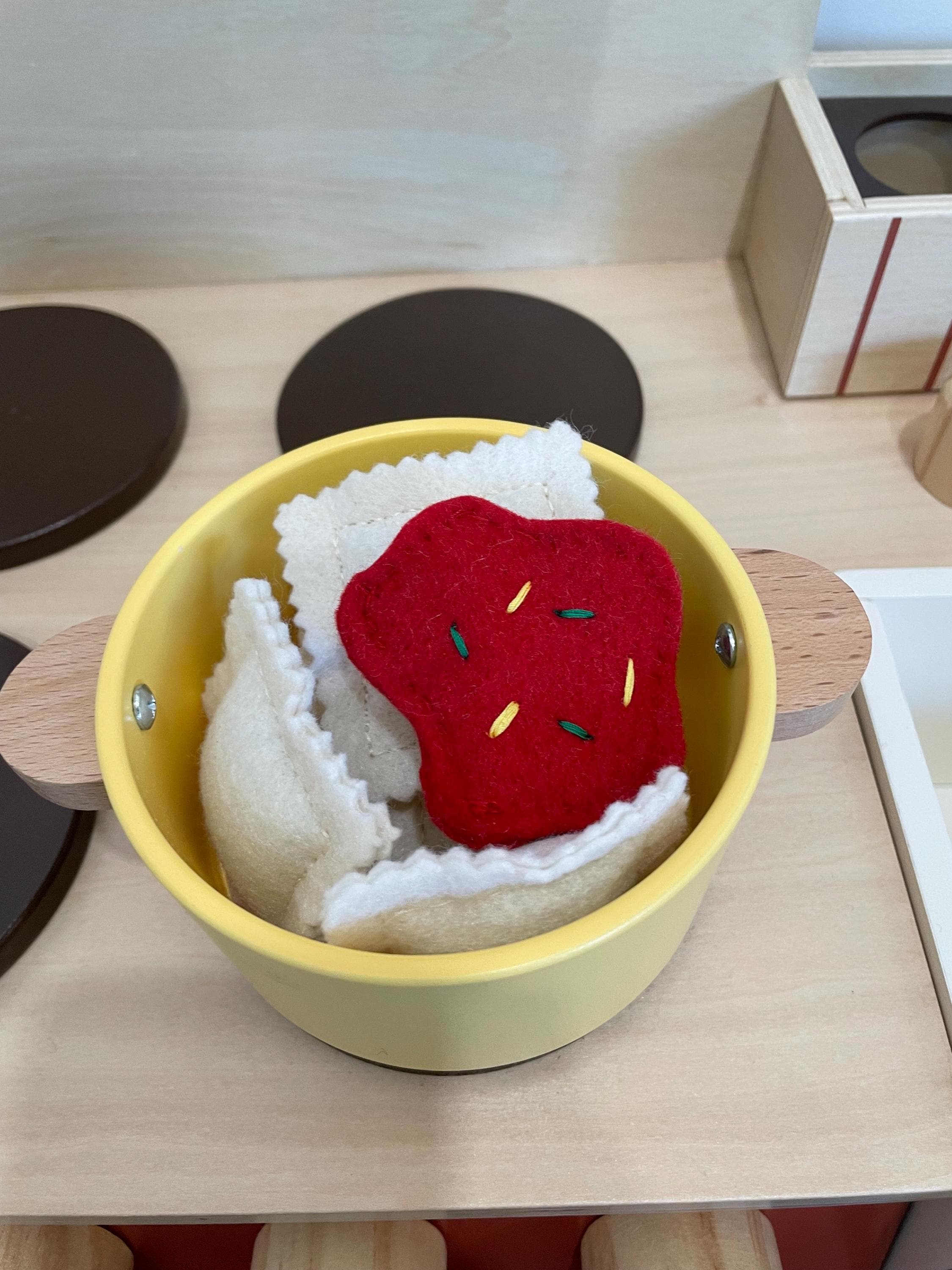 Pretend Play Food | Felt Ravioli With Marinara Sauce| Pasta Loves Kids ...
