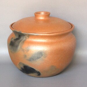 NEW ITEM -- Unique Pottery Gift, 3.75 quarts