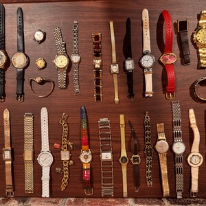 Huge Lot of 30 Vintage & Modern Watches - Reseller Special Bulk Wholesale Watch Lot of 30+Watches! All METAL! Modern  main image 2