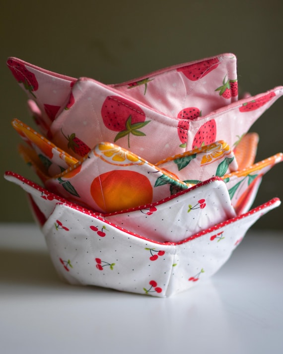 Strawberry Bowl Cozy | Quilted  Bowl Holder | Reversible Pink Fabric Soup Cozy | Fruit Bowl Cozy | Cute Summer Kitchen Gift | Ice Cream Bowl