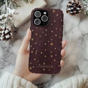 Coque résistante chic pour iPhone bordeaux avec étoiles de Noël - Cadeau parfait pour les fêtes !