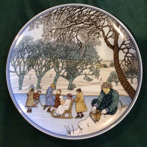 Vintage Villeroy & Boch Decorative Porcelain Plate- Heinrich Germany “Winter” Design. Ready to hang, plate is 9.75” with a 1” depth.