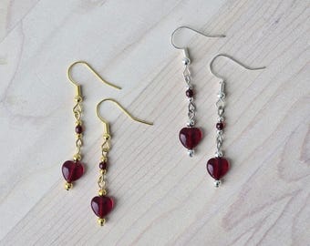Pendientes colgantes de corazón hechos a mano en plata y oro, joyería única para el día de San Valentín.
