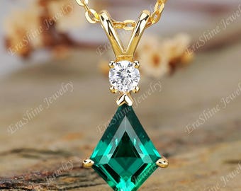 18K Gelbgold Kite Cut Lab erstellt Smaragd Anhänger Minimalist Halskette für Frauen Mai Geburtsstein Anhänger Jubiläum goldener Schmuck Anhänger