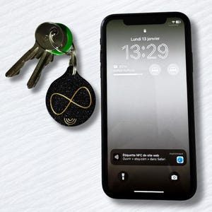 NFC-sleutelhanger, digitaal visitekaartje – LinkedIn, Instagram, TikTok, Facebook, NFC met Infinity-logo, goud, batterijloos, Swiss Made