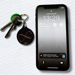 Porte-clé NFC, Carte Visite Digitale – Partage LinkedIn, Instagram, TikTok, Facebook, site web, NFC, Doré-Cuivré, Sans Batterie, Swiss Made