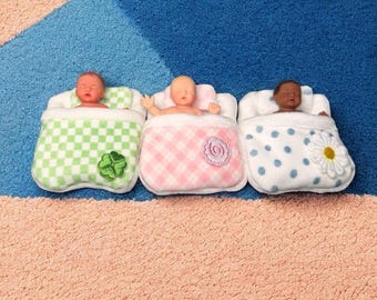 Mini Plush Sleeping Bag for My Mini Baby Zuru – Sleep Sack Bed with Built-In Pillow – Mini Doll Bedding Accessory