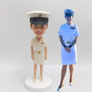 Custom female Army Soldiers bobbleheads, army gifts for her in Khaki uniform and hat with dog, bobblehead for police/soldiers/air force/Navy