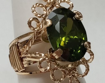 Peridot CZ oval Scallop Design 14K Yellow Gold GF Ring sz 6