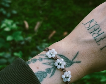 Bracelet •Shakti• Moonstone beads, delicate with silver boho flowers