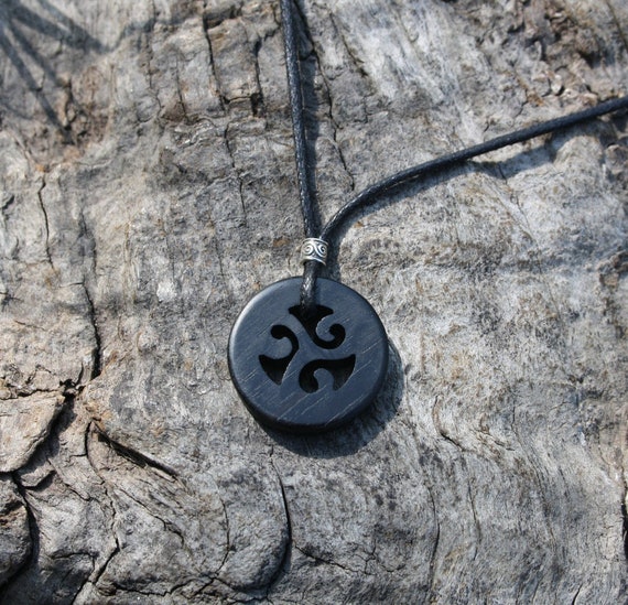 Collana Celtica Triskele In Acciaio Inox - Ciondolo A Tripla Spirale Con Catena Regolabile - EUEAVAN