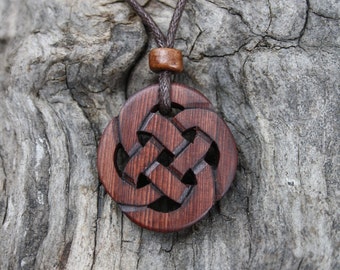 Collana celtica con infinito in legno di tasso irlandese di palude, risalente a 6000 anni fa, intagliata a mano, ciondolo celtico in legno di palude antico -- Tariffe statunitensi incluse nella spedizione --