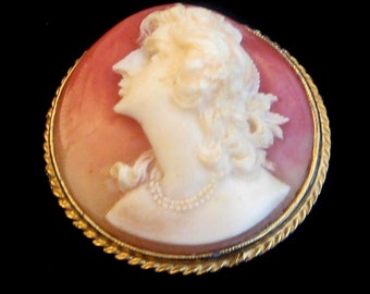 Vintage CAMEO brooch high relief Beautiful lady profile