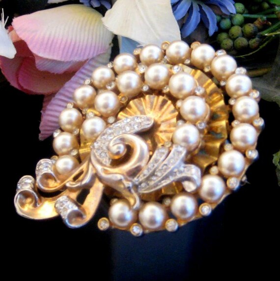 Vintage Brooch Designer faux Pearls and Rhineston… - image 5