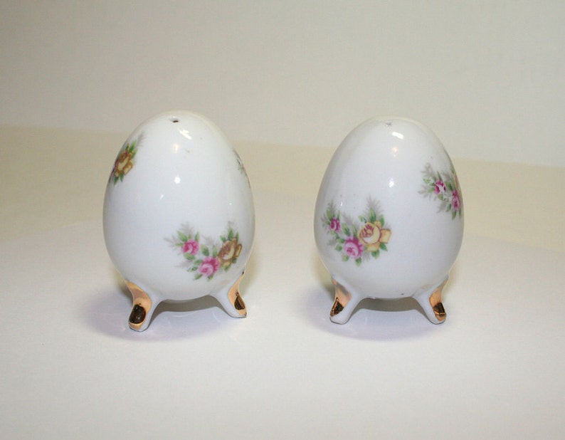 Egg Shaped Salt and Pepper Three Footed Shakers White Ceramic Etsy