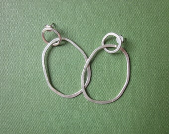 Sterling Silver geometric interlocked hoopearrings